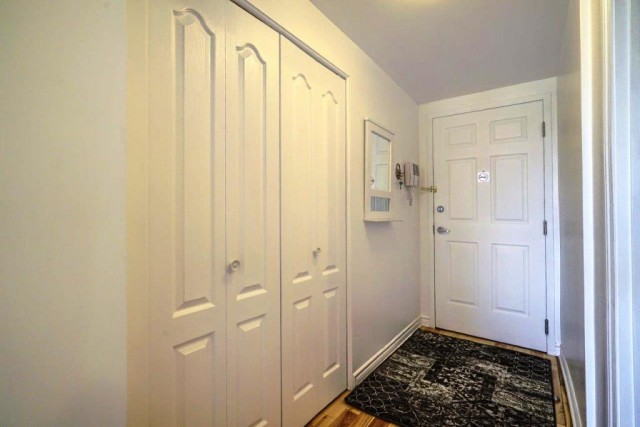 Downtown - Montreal  1 b. $93/day. Apartment for rent in Downtown - Montreal