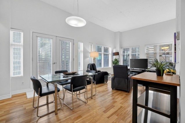 Downtown - Montreal  2 b. $103/day. Apartment for rent in Downtown - Montreal