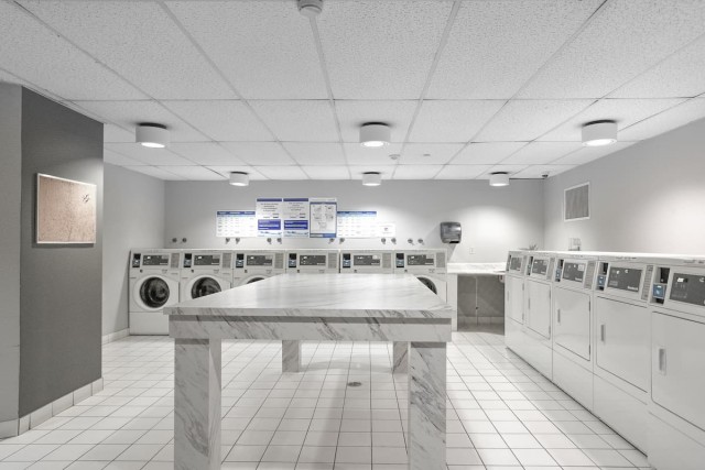 Quartier latin and south-central Apartment Studio $1,390/month. Apartment for rent in Quartier latin and south-central