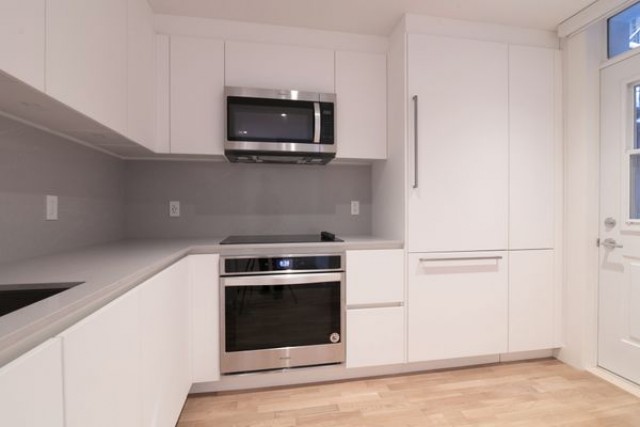 Cote-des-Neiges Apartment 2 b. $1,975/month. Apartment for rent in Cote-des-Neiges