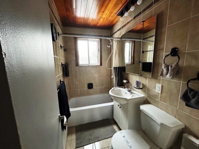 Mercier and Nouveau-Rosemont  1 b. $68/day. Apartment for rent in Mercier and Nouveau-Rosemont