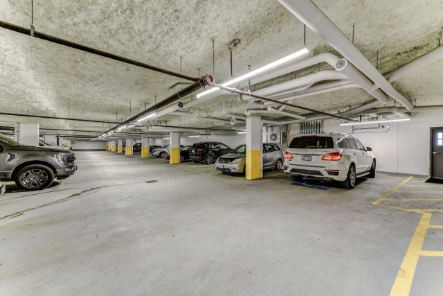 Kelowna Apartment 1 b. $1,900/month. Apartment for rent in Kelowna