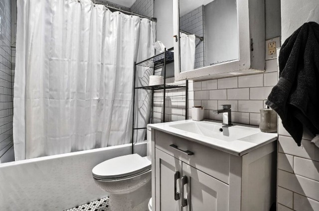 Villeray  3 b. $92/day. Apartment for rent in Villeray