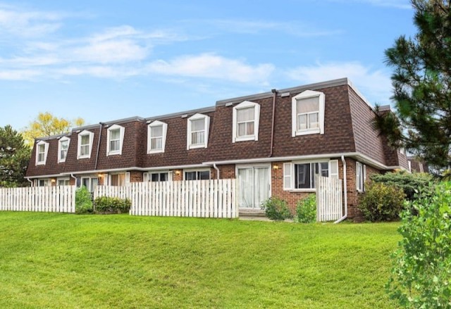 Waterloo House Studio $2,399/month. Apartment for rent in Waterloo