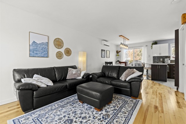Cote-des-Neiges  2 b. $114/day. Apartment for rent in Cote-des-Neiges
