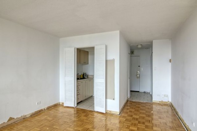 Quartier latin and south-central Apartment Studio $1,306/month. Apartment for rent in Quartier latin and south-central