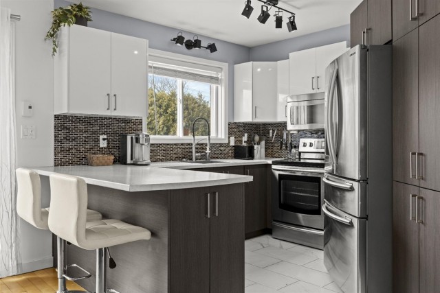 Cote-des-Neiges  2 b. $114/day. Apartment for rent in Cote-des-Neiges