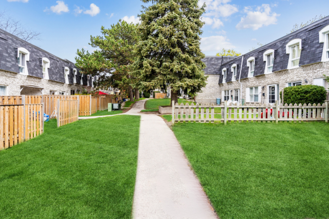 Mississauga Apartment 3 b. $3,025/month. Apartment for rent in Mississauga
