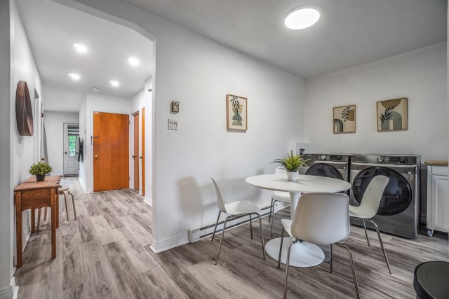 Ste-Rose  3 b. $90/day. Apartment for rent in Ste-Rose