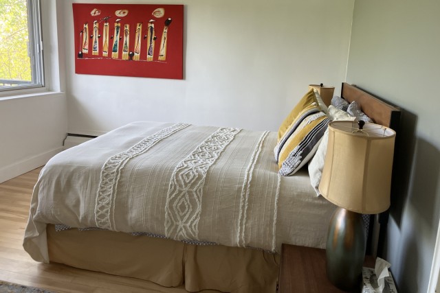 Cote-des-Neiges  2 b. $80/day. Apartment for rent in Cote-des-Neiges