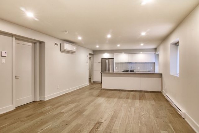 Saint-Lambert Apartment 3 b. $4,195/month. Apartment for rent in Saint-Lambert