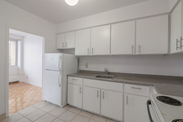 Outremont Apartment 2 b. $1,795/month. Apartment for rent in Outremont