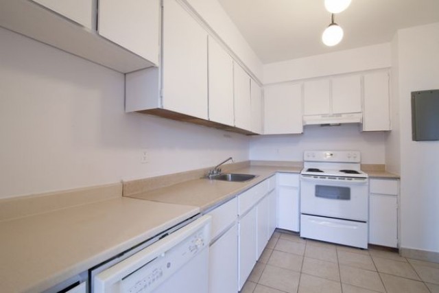 Outremont Apartment 2 b. $1,795/month. Apartment for rent in Outremont