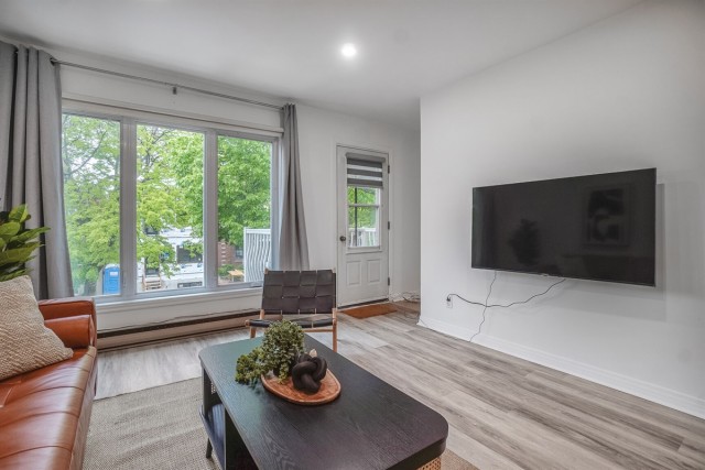 Ste-Rose  3 b. $90/day. Apartment for rent in Ste-Rose