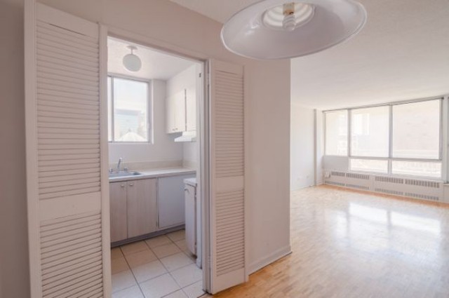 Quartier latin and south-central Apartment 1 b. $1,595/month. Apartment for rent in Quartier latin and south-central