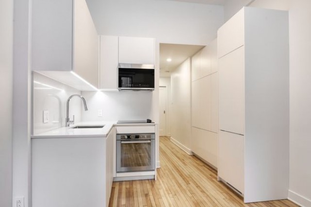 Downtown - Montreal Apartment Studio $1,495/month. Apartment for rent in Downtown - Montreal