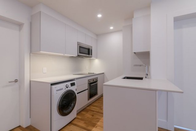 Cote-des-Neiges Apartment 1 b. $1,350/month. Apartment for rent in Cote-des-Neiges