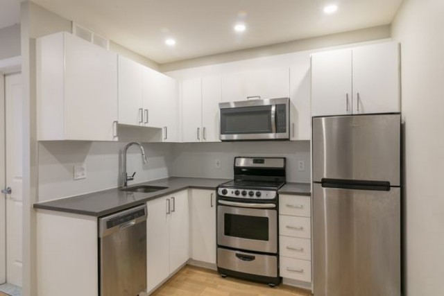Plateau Mont-Royal Apartment Studio $1,145/month. Apartment for rent in Plateau Mont-Royal