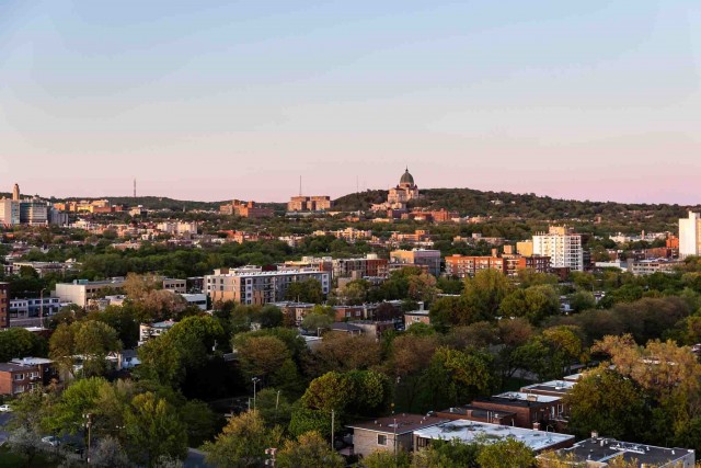 Cote-des-Neiges Apartment 3 b. $4,240/month. Apartment for rent in Cote-des-Neiges
