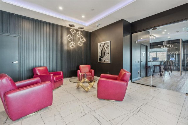 London Apartment 1-2 b. $2,180/month. Apartment for rent in London
