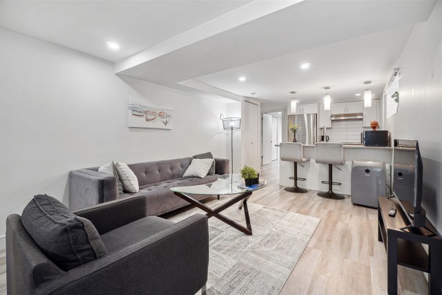  2 1/2 Côte-des-Neiges 58 $/jour. Appartement à louer Côte-des-Neiges