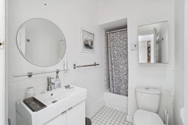 Plateau Mont-Royal  2 b. $100/day. Apartment for rent in Plateau Mont-Royal