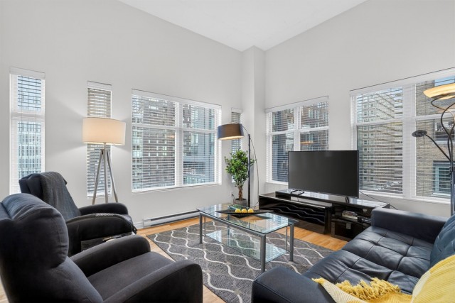 Downtown - Montreal  2 b. $103/day. Apartment for rent in Downtown - Montreal