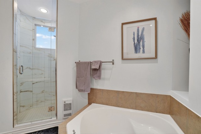 Downtown - Montreal  2 b. $103/day. Apartment for rent in Downtown - Montreal