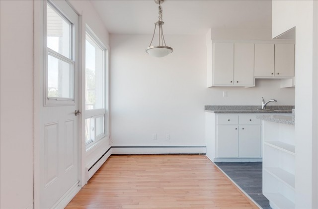 Quebec city Apartment 1 b. $1,175/month. Apartment for rent in Quebec city