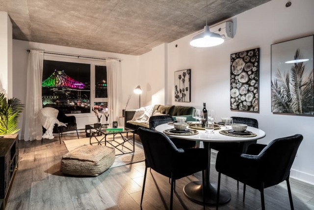 Quartier latin and south-central Apartment 2 b. $2,125/month. Apartment for rent in Quartier latin and south-central