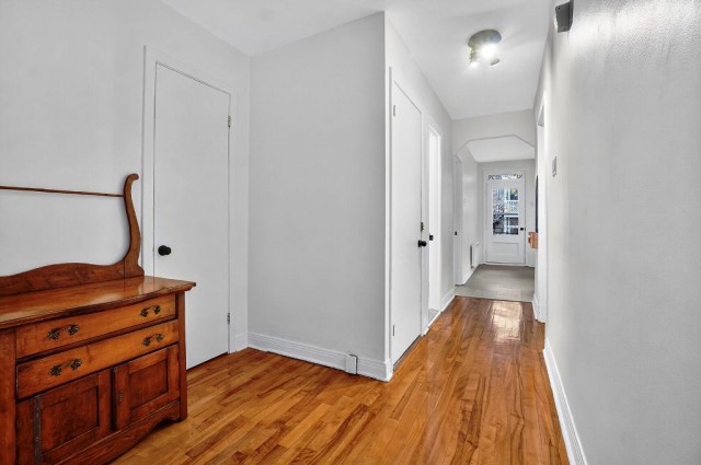 Quartier latin and south-central  3 b. $85/day. Apartment for rent in Quartier latin and south-central