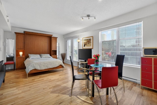 Downtown - Montreal  1 b. $78/day. Apartment for rent in Downtown - Montreal