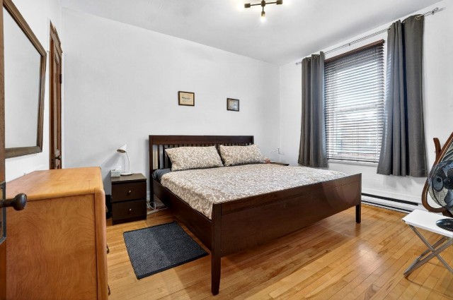 Villeray  3 b. $92/day. Apartment for rent in Villeray