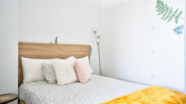 Quartier latin and south-central  1 b. $96/day. Apartment for rent in Quartier latin and south-central