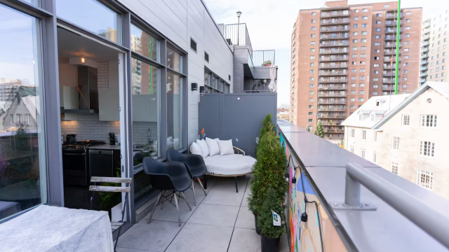 Quartier latin and south-central  1 b. $96/day. Apartment for rent in Quartier latin and south-central