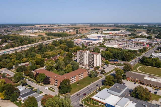 Sarnia Apartment 3 b. $1,950/month. Apartment for rent in Sarnia