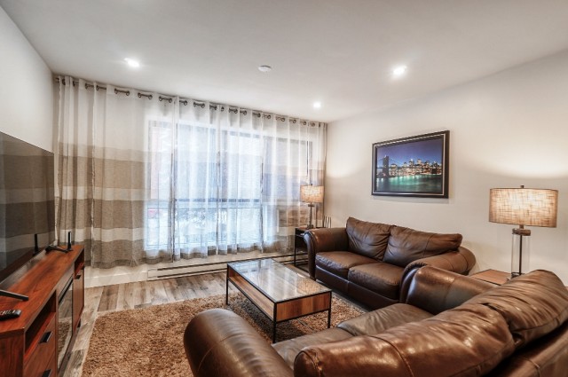 Ahuntsic and Cartierville  2 b. $90/day. Apartment for rent in Ahuntsic and Cartierville