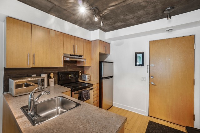 Quartier latin and south-central  1 b. $78/day. Apartment for rent in Quartier latin and south-central