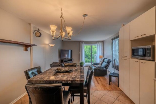 Ville-Emard and Cote-St-Paul  2 b. $61/day. Apartment for rent in Ville-Emard and Cote-St-Paul