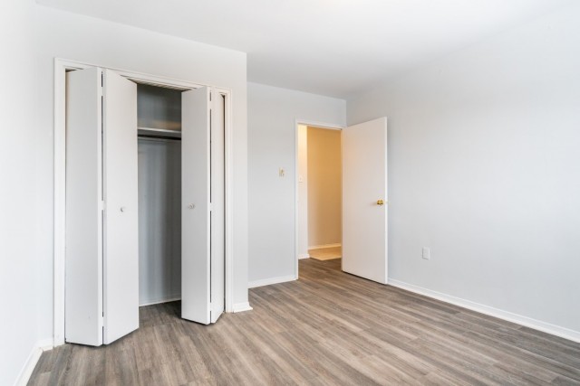 Appartement 2 1/2 London 1 390 $/mois. Appartement à louer London