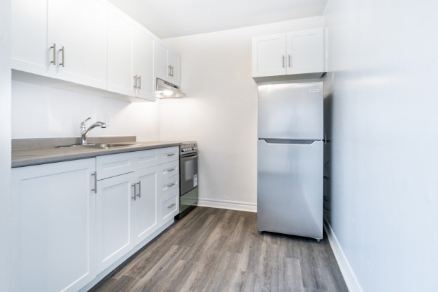 Appartement 2 1/2 London 1 390 $/mois. Appartement à louer London