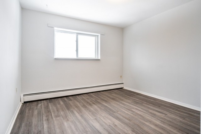 Appartement 2 1/2 London 1 390 $/mois. Appartement à louer London