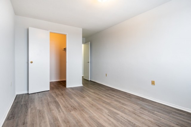 Appartement 2 1/2 London 1 390 $/mois. Appartement à louer London