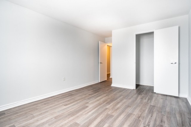 Appartement 2 1/2 London 1 300 $/mois. Appartement à louer London