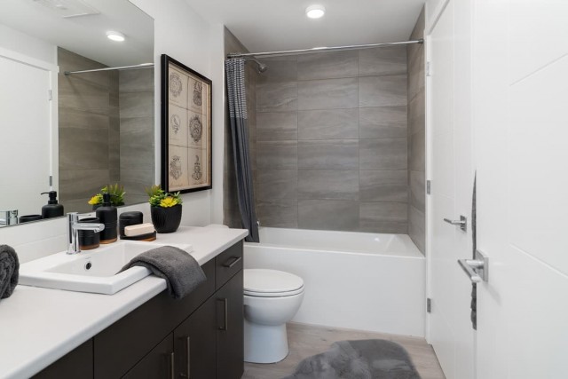 Kelowna Apartment 1 b. $1,900/month. Apartment for rent in Kelowna