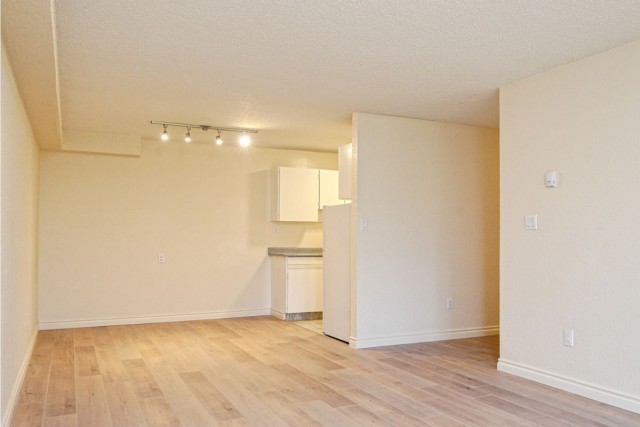 Victoria Apartment Studio $1,595/month. Apartment for rent in Victoria