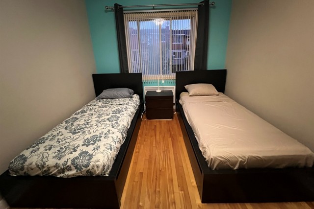 Ahuntsic and Cartierville  2 b. $75/day. Apartment for rent in Ahuntsic and Cartierville