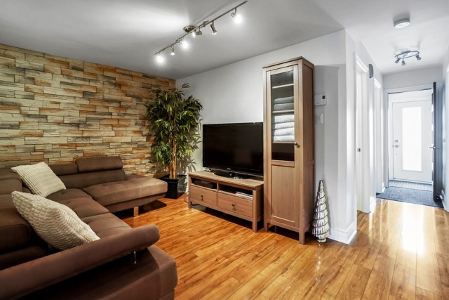  6 1/2 Ville-&Eacute;mard et Côte-Saint-Paul 110 $/jour. Appartement à louer Ville-&Eacute;mard et Côte-Saint-Paul