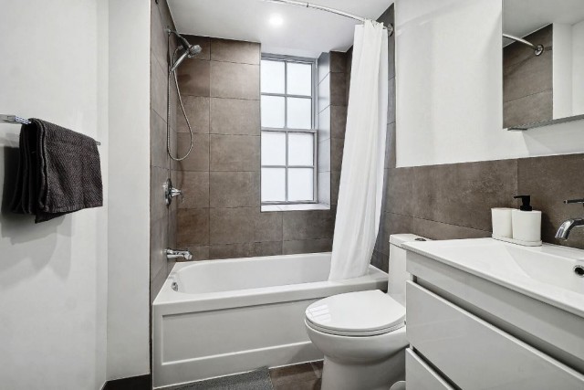 Downtown - Montreal  1 b. $55/day. Apartment for rent in Downtown - Montreal