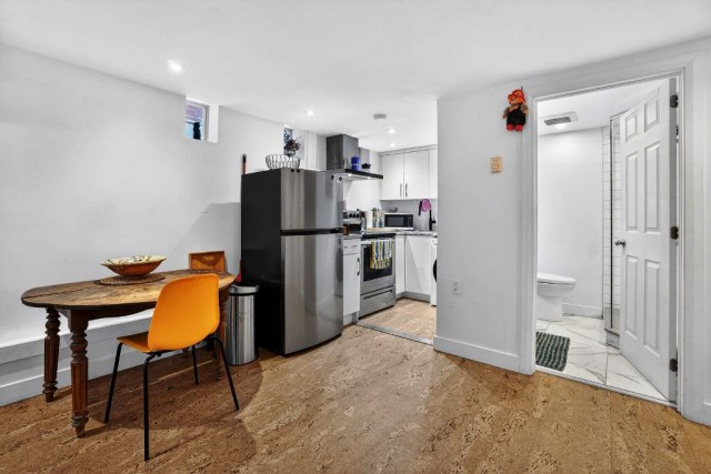Outremont  1 b. $45/day. Apartment for rent in Outremont